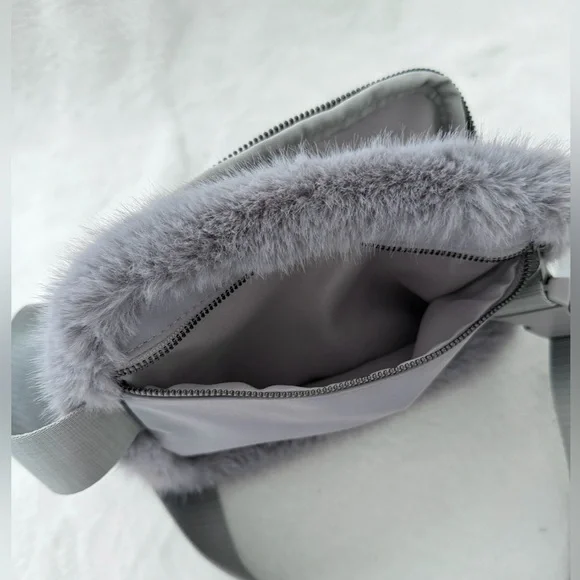 The Cashmere Project Faux Fur Fuzzy Belt Bag Fanny Pack Gray Siper Soft NEW